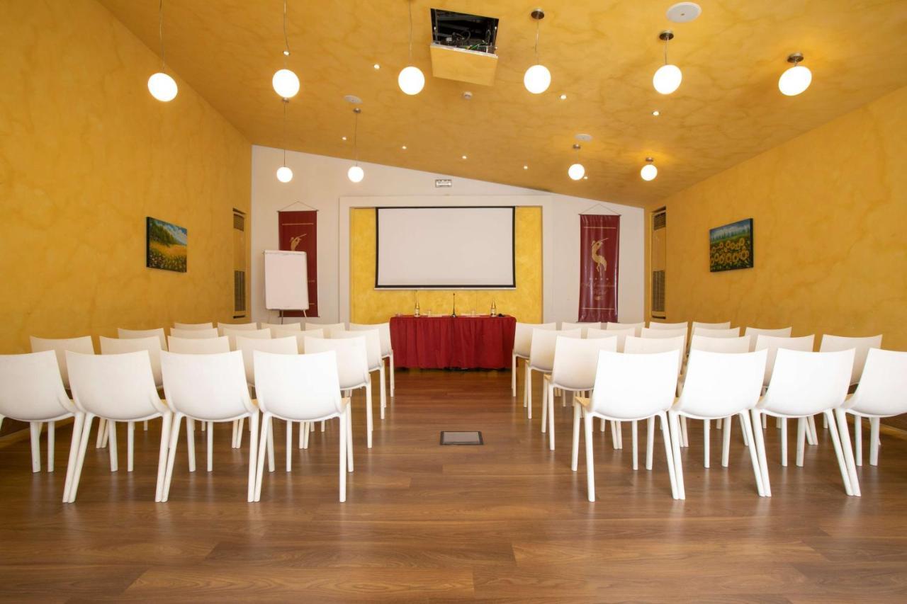 Отель Western Ai Cavalieri 4*